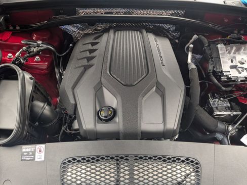 Used 2025 Porsche Macan image 28