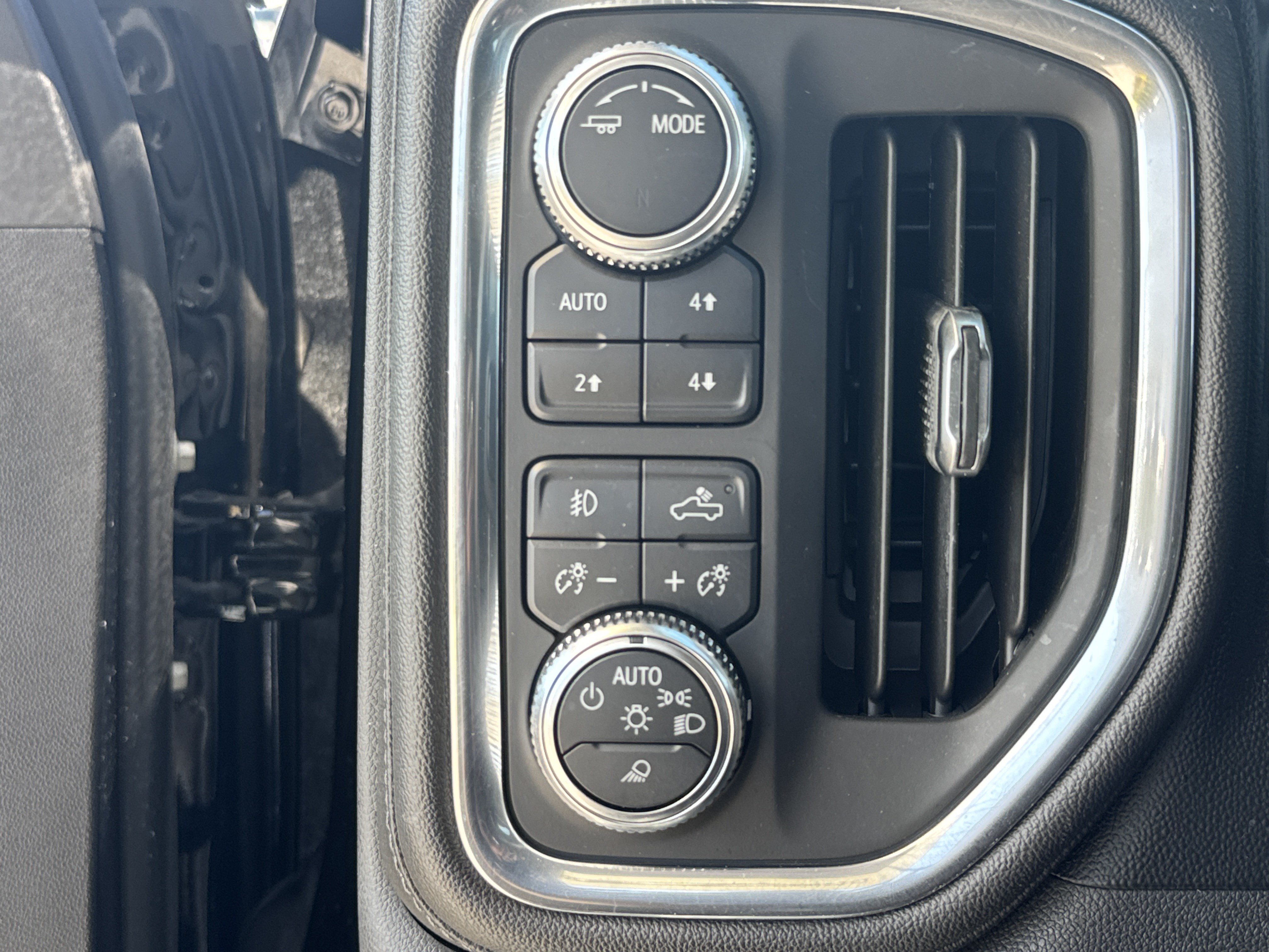 Used 2021 GMC Sierra 1500 SLT w/ SLT Premium Plus Package AWD/4WD image 20