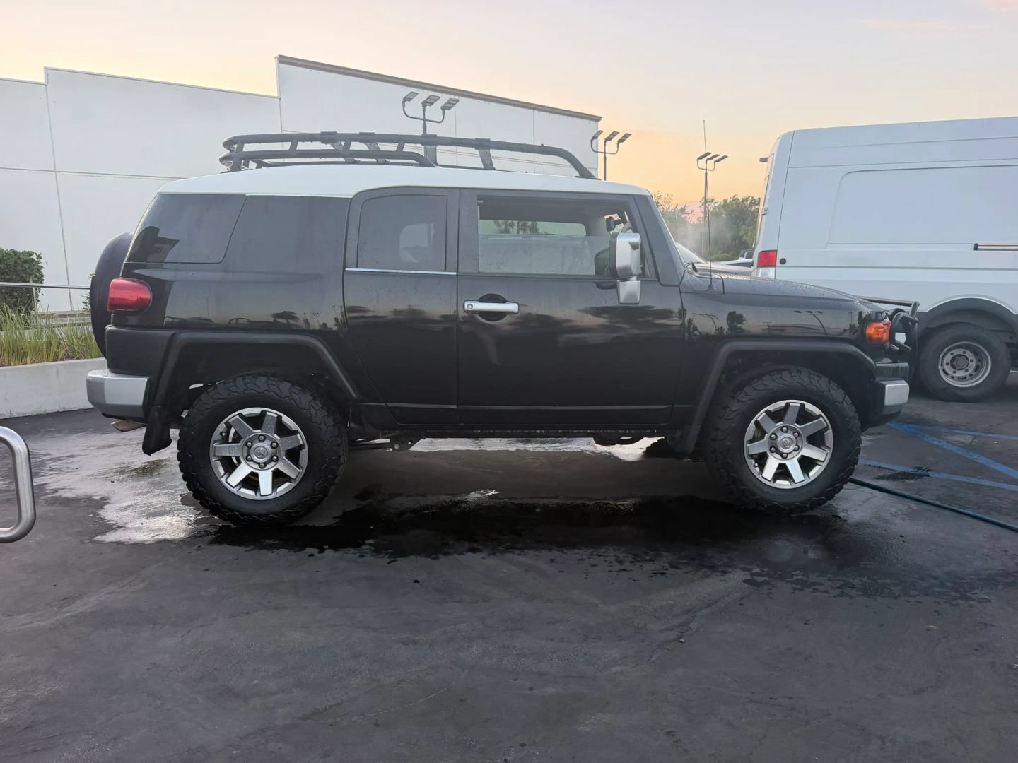 Used 2014 Toyota FJ Cruiser 4WD w/ Upgrade Package image 4