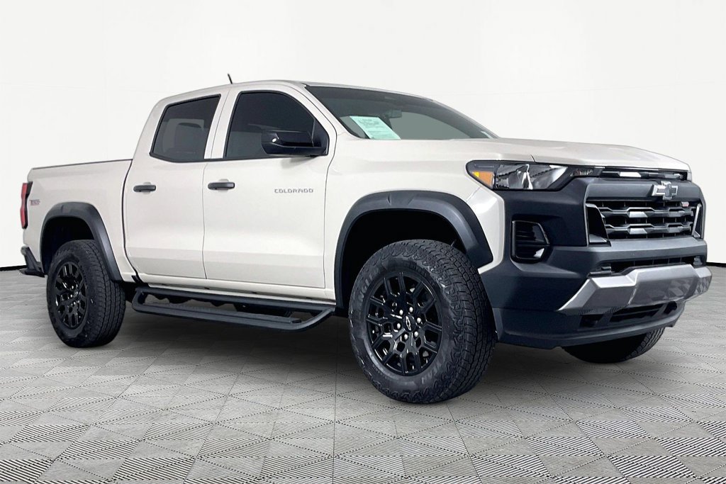 Used 2026 Chevrolet Colorado Trail Boss AWD/4WD image 3