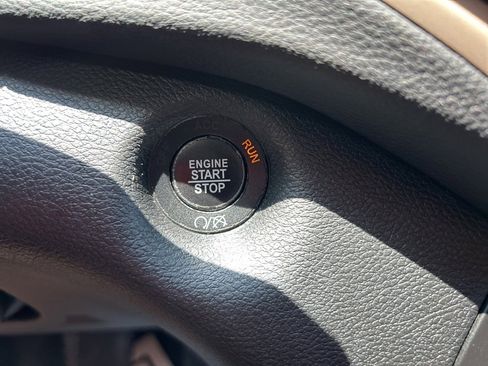 Used 2018 Jeep Cherokee Limited image 17