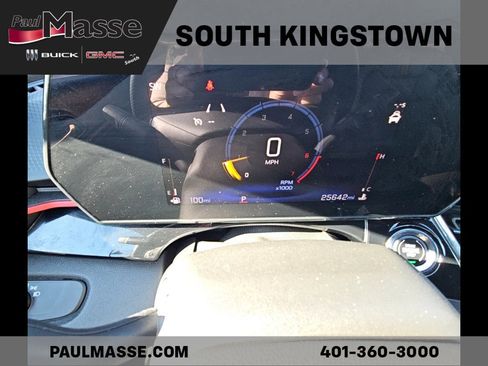 Used 2024 Chevrolet Trax RS FWD image 11