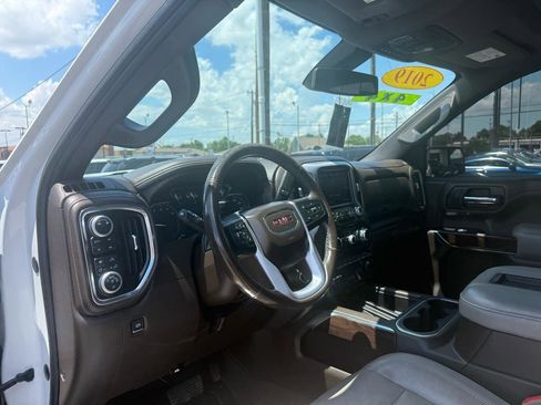 Used 2019 GMC Sierra 1500 SLT w/ SLT Premium Plus Package AWD/4WD image 10