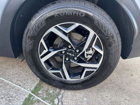 Used 2025 Kia Sportage LX image 29