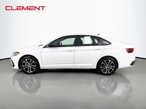 Used 2025 Volkswagen Jetta Sport FWD image 5