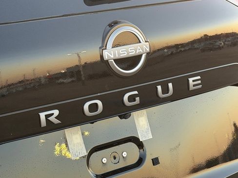 New 2026 Nissan Rogue SV image 7