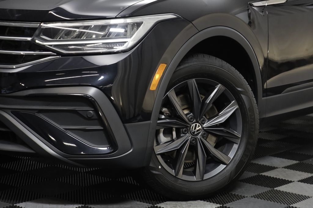 Used 2022 Volkswagen Tiguan SE AWD/4WD image 3