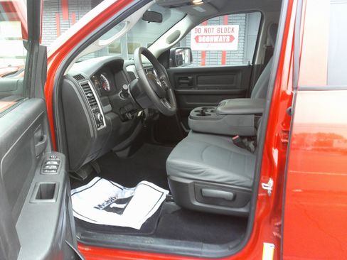 Used 2018 RAM 1500 Express w/ Express Value Package image 14