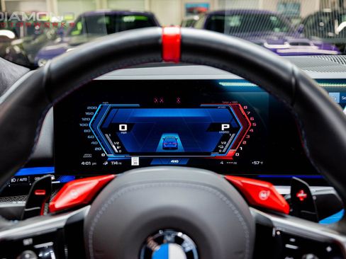 Used 2025 BMW M5 w/ Carbon Package image 99