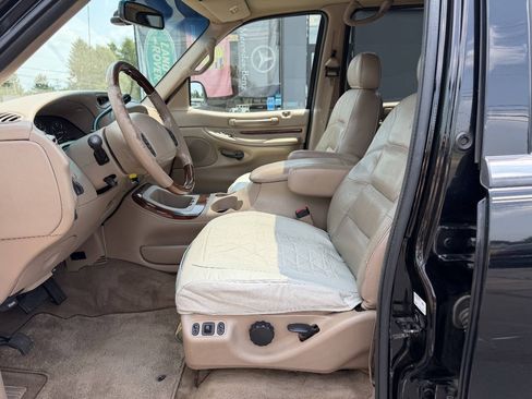 Used 1998 Lincoln Navigator 4WD image 12