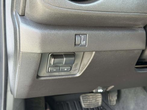 Used 2024 Chevrolet Colorado Trail Boss w/ Technology Package image 19