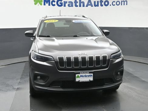 Used 2019 Jeep Cherokee Latitude Plus AWD/4WD image 5