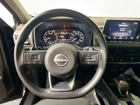 Used 2023 Nissan Rogue S FWD image 17