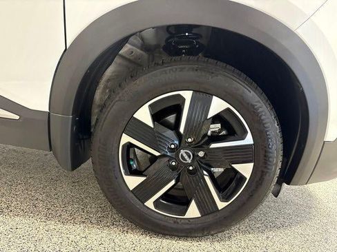 Used 2025 Nissan Kicks SV AWD/4WD image 31