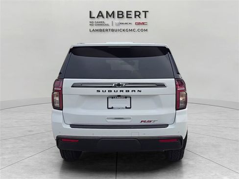 Used 2022 Chevrolet Suburban RST w/ Luxury Package AWD/4WD image 4