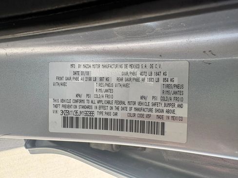 Used 2018 MAZDA MAZDA3 Touring FWD image 37