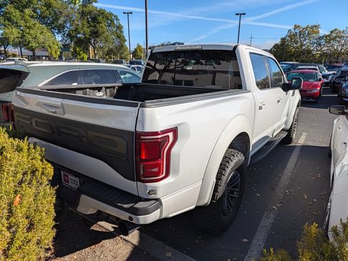 Used 2019 Ford F150 Raptor w/ Equipment Group 802A Luxury AWD/4WD image 3