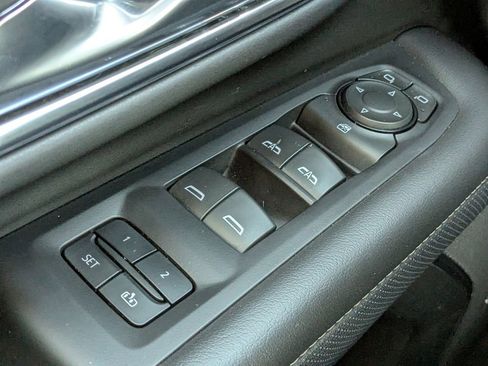 Used 2024 GMC Yukon SLT image 26