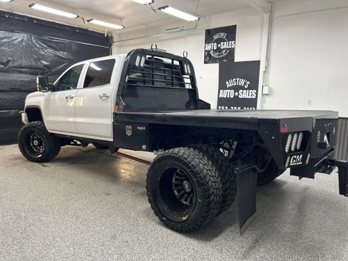 Used 2015 GMC Sierra 3500 Denali w/ Duramax Plus Package image 4