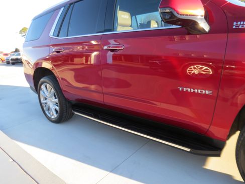 Used 2024 Chevrolet Tahoe High Country w/ Advanced Technology Package image 10