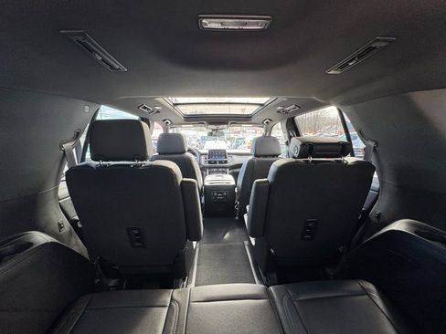 Used 2023 Chevrolet Tahoe Z71 w/ Luxury Package AWD/4WD image 33