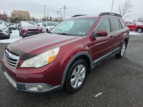 Used 2011 Subaru Outback 2.5i Limited image 4