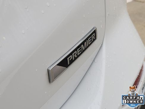 Used 2018 Chevrolet Equinox Premier image 15