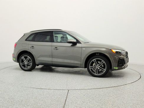 Used 2023 Audi Q5 e Premium Plus w/ Premium Plus Package AWD/4WD image 4