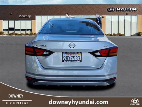 Used 2023 Nissan Altima 2.5 SV image 5