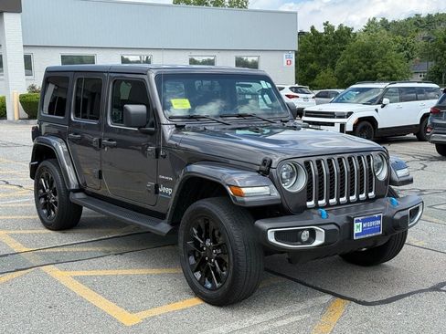 Used 2023 Jeep Wrangler Unlimited Sahara AWD/4WD image 8