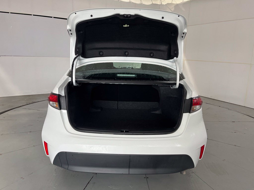 Used 2026 Toyota Corolla LE FWD image 12