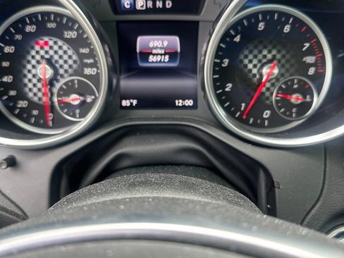 Used 2019 Mercedes-Benz SLC 300 image 4