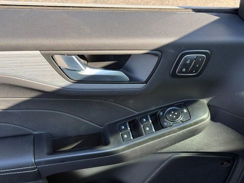 New 2026 Ford Escape SE w/ PHEV Premium Package image 10