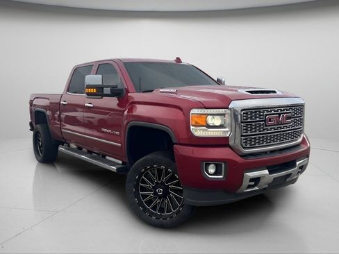 Used 2018 GMC Sierra 2500 Denali w/ Duramax Plus Package AWD/4WD image 2