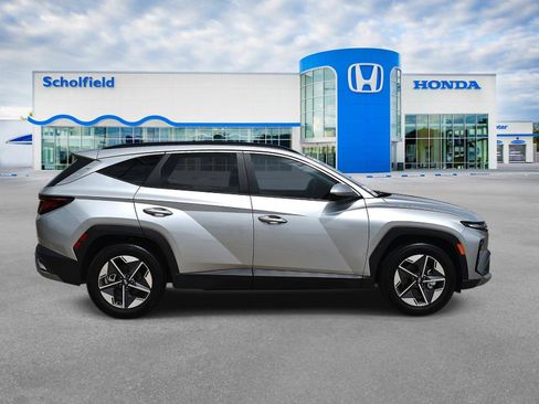 Used 2025 Hyundai Tucson SEL FWD image 2