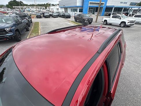 Used 2022 Chevrolet Traverse RS FWD image 14