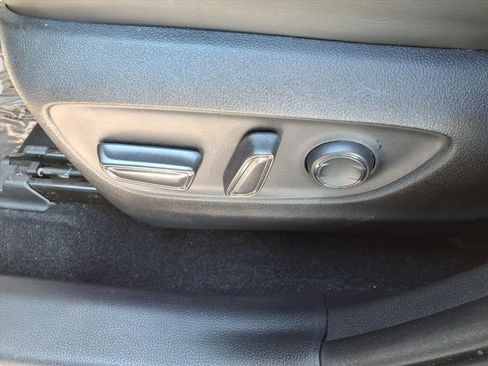 Used 2022 Toyota RAV4 XLE Premium image 16