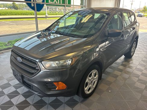 Used 2019 Ford Escape S FWD image 3