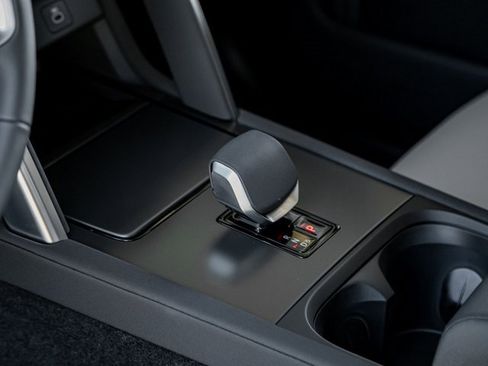 Used 2024 Land Rover Discovery Sport S image 19