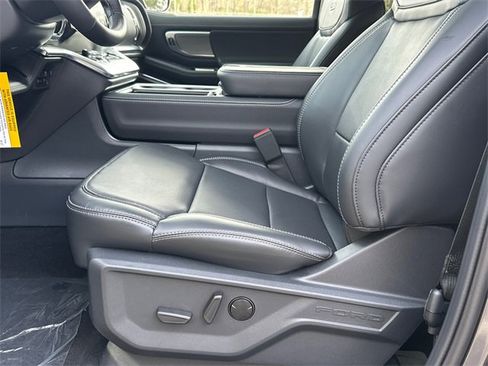 New 2026 Ford Expedition Max Platinum w/ Driver's Package image 17