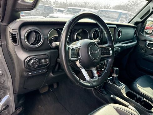 Used 2021 Jeep Wrangler Unlimited Rubicon 4xe w/ Cold Weather Group AWD/4WD image 10