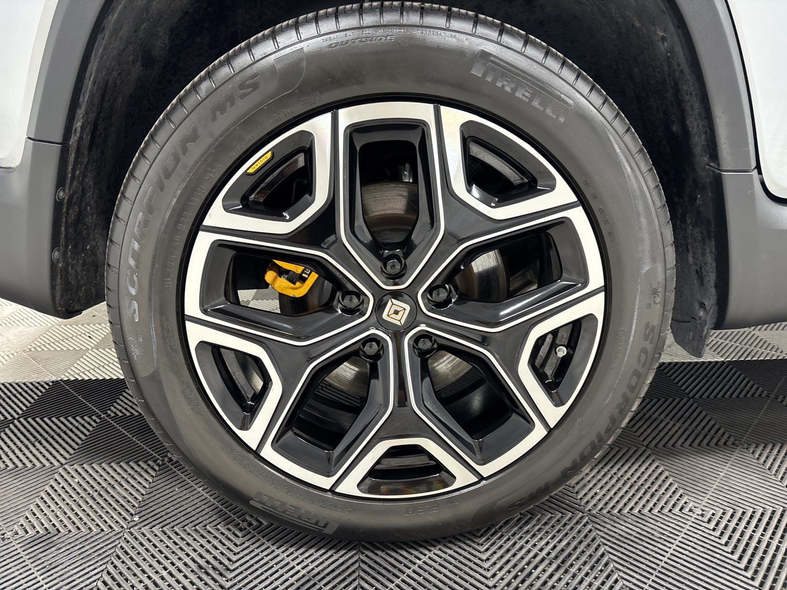Used 2022 Rivian R1T Launch Edition AWD/4WD image 12