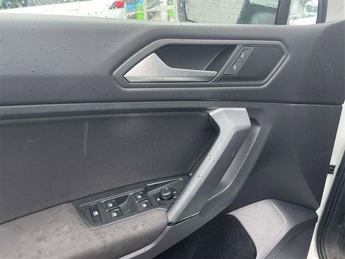 Used 2022 Volkswagen Taos SE image 17