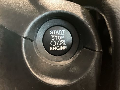 Used 2020 Jeep Compass Limited image 19