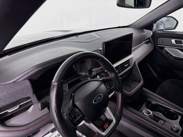 Used 2025 Ford Explorer ST AWD/4WD image 9