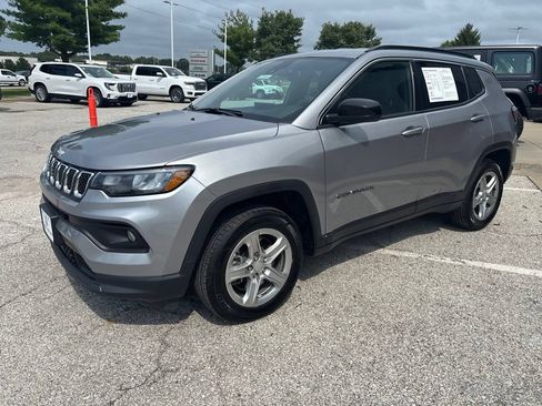 Used 2024 Jeep Compass Latitude AWD/4WD image 13