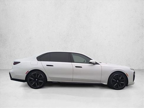 Used 2023 BMW 740i w/ Parking Assistance Package image 4