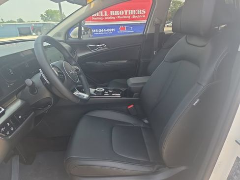 Certified 2025 Kia Sportage EX w/ EX Premium Package AWD/4WD image 12