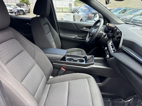 Used 2025 Chevrolet Equinox LT FWD image 25