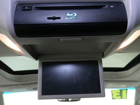 Used 2013 Toyota Sequoia Platinum image 25